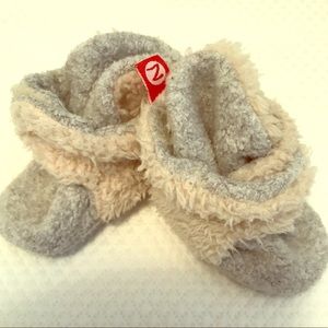 Zutano booties (3M)